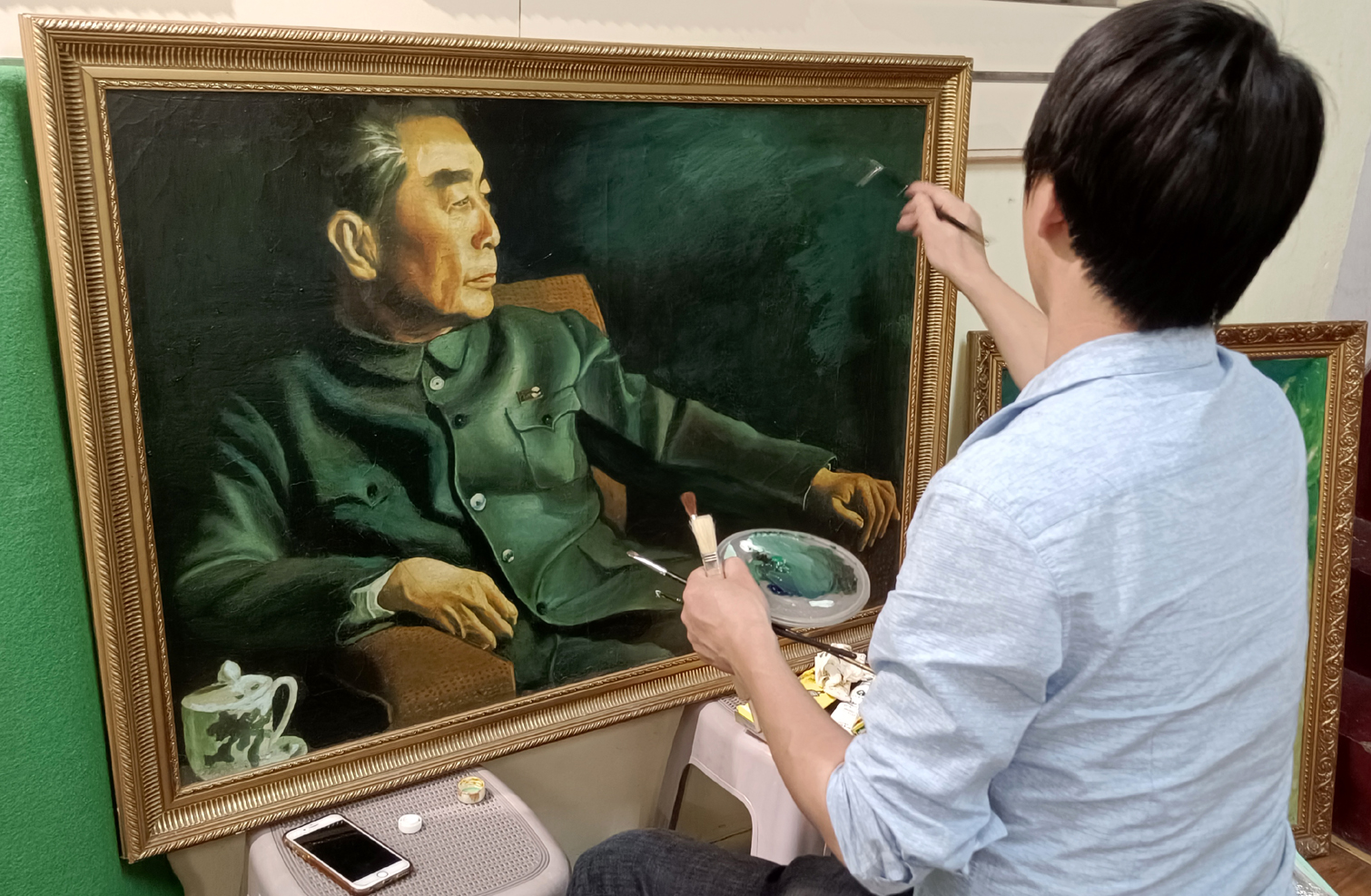 难忘的毕业创作：我画油画《怀念伟人—周恩来总理》